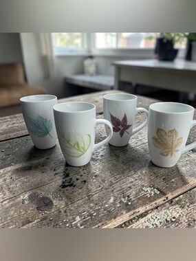 Mayfair & Jackson White Ceramic Leaf-Print Mugs - Set of 4